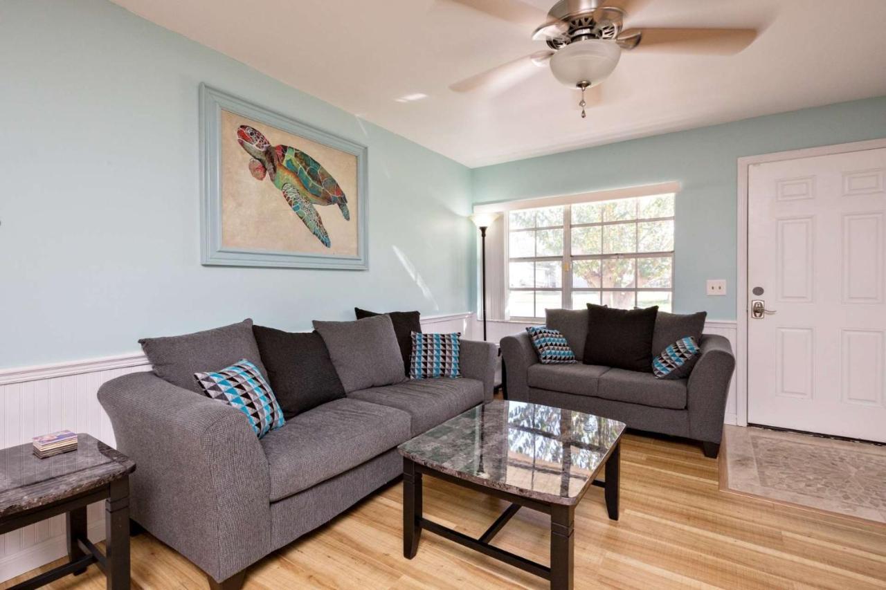 1050 Tompkins Drive Villa Порт Ориндж Екстериор снимка